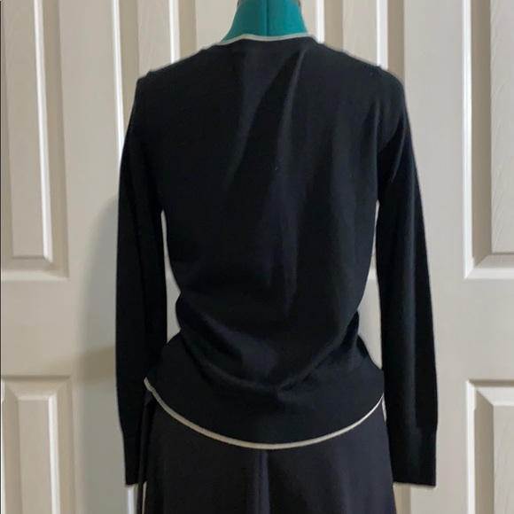 End of year Clearance Sale!  
Women’s Black & Beige sweater - Picture 4 of 13